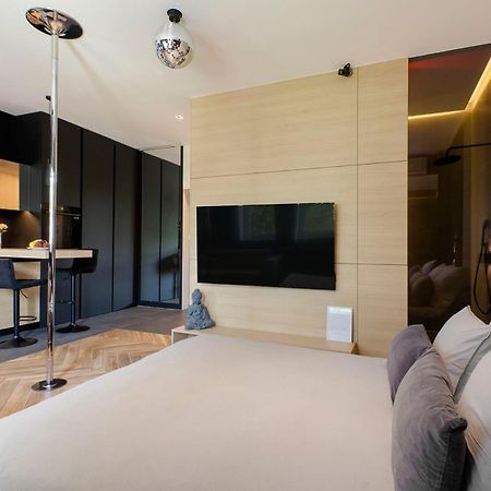 Lupoapartments Z Jacuzzi Pole Dance Leczycka 29 Klimatyzacja Parking Dostep Na Kod 罗兹 外观 照片