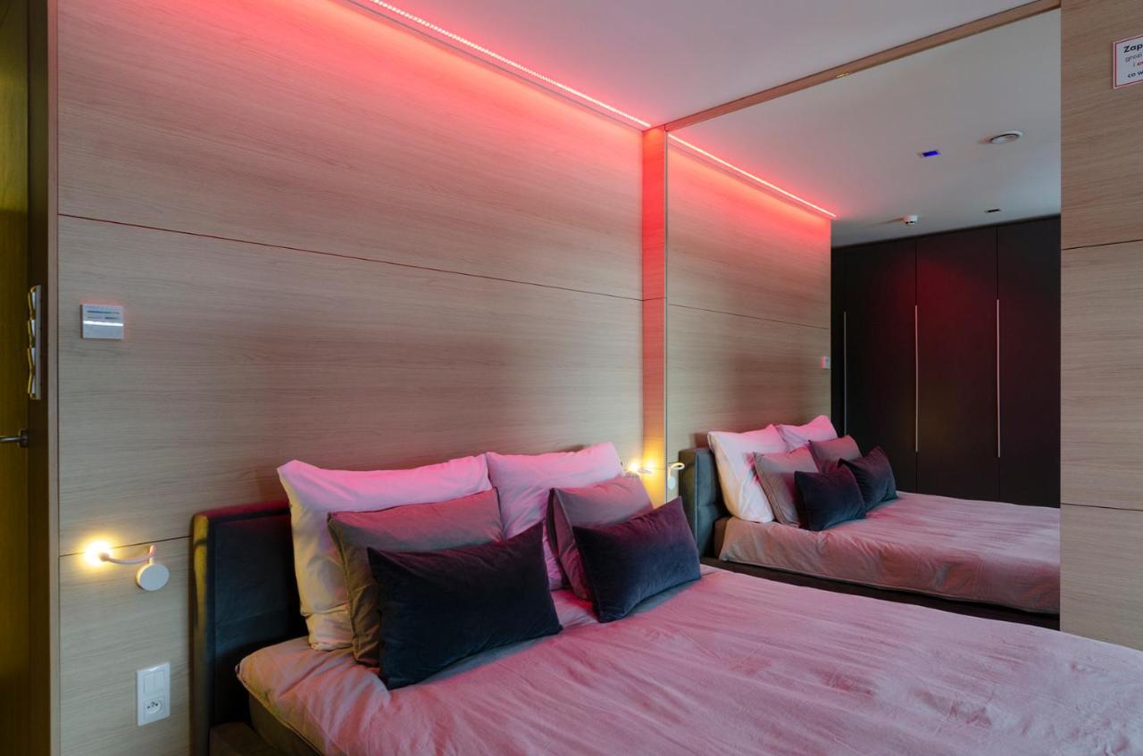 Lupoapartments Z Jacuzzi Pole Dance Leczycka 29 Klimatyzacja Parking Dostep Na Kod 罗兹 客房 照片