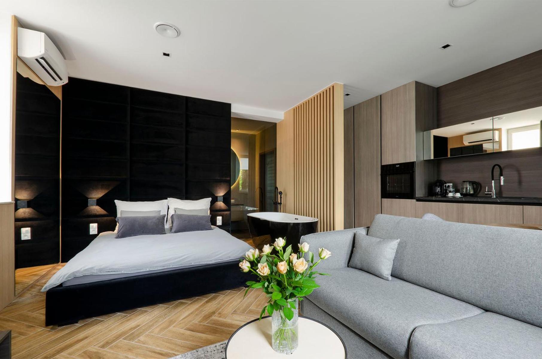 Lupoapartments Z Jacuzzi Pole Dance Leczycka 29 Klimatyzacja Parking Dostep Na Kod 罗兹 外观 照片