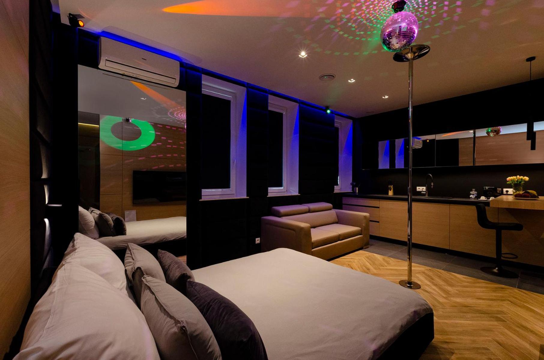 Lupoapartments Z Jacuzzi Pole Dance Leczycka 29 Klimatyzacja Parking Dostep Na Kod 罗兹 客房 照片