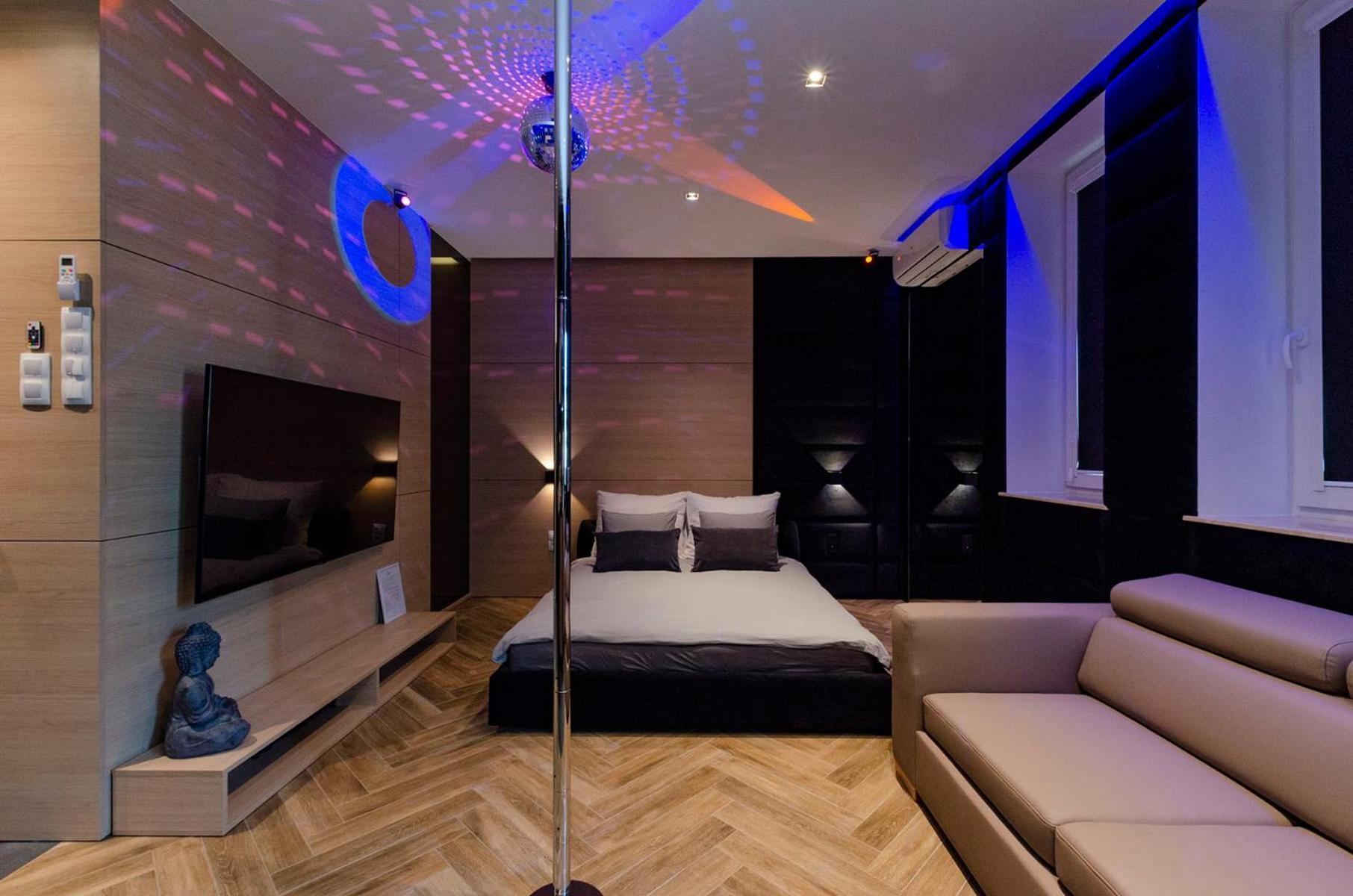 Lupoapartments Z Jacuzzi Pole Dance Leczycka 29 Klimatyzacja Parking Dostep Na Kod 罗兹 外观 照片