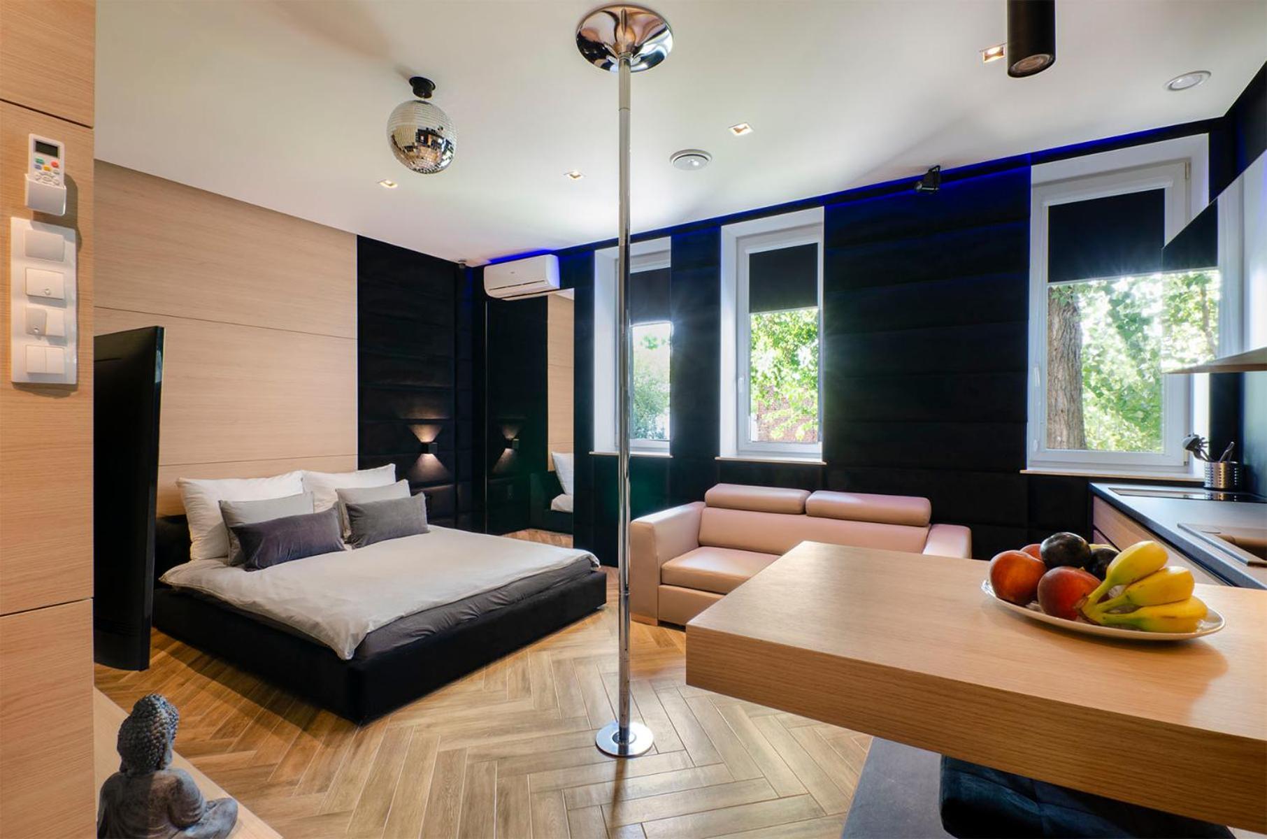 Lupoapartments Z Jacuzzi Pole Dance Leczycka 29 Klimatyzacja Parking Dostep Na Kod 罗兹 外观 照片