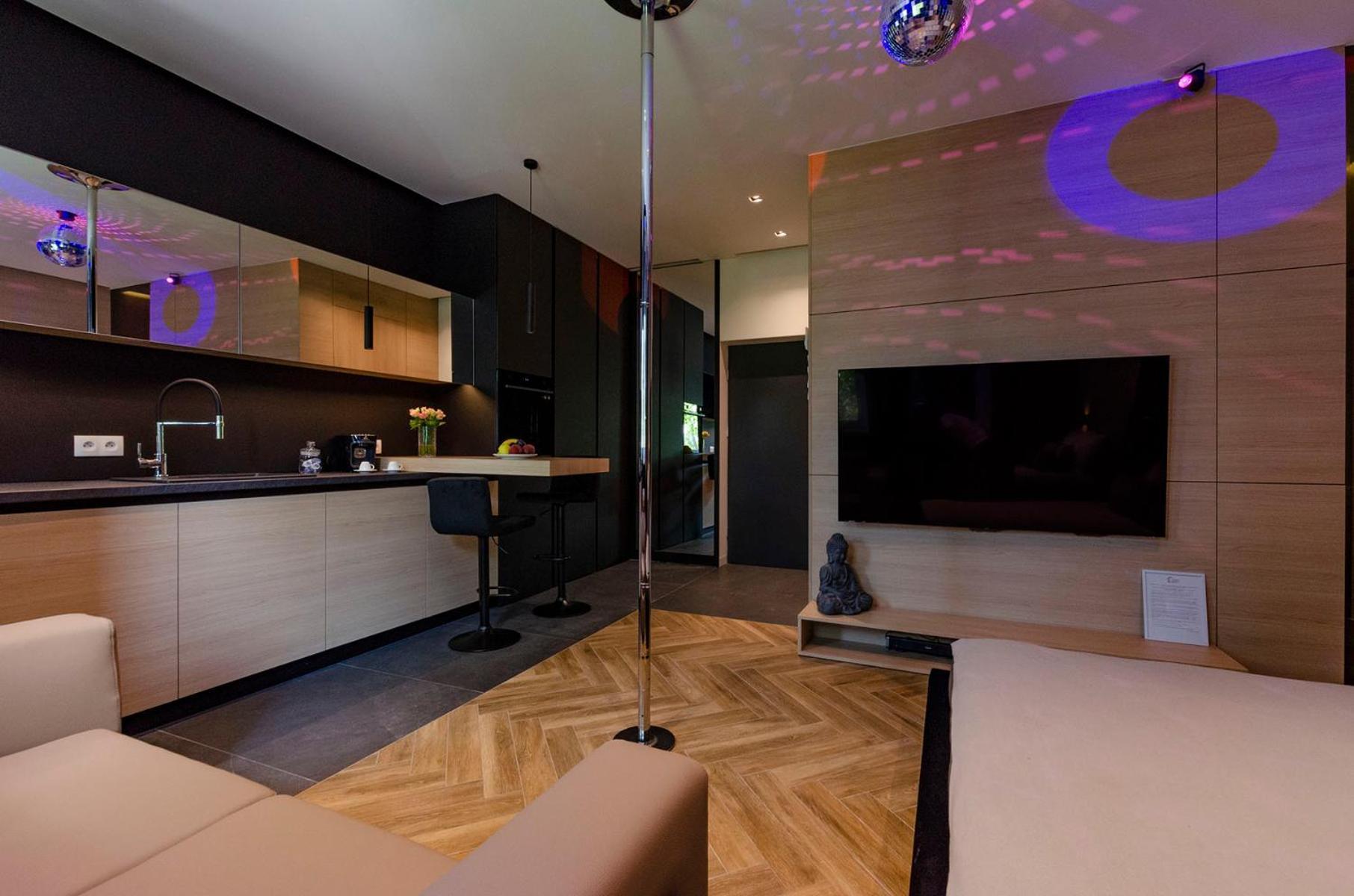 Lupoapartments Z Jacuzzi Pole Dance Leczycka 29 Klimatyzacja Parking Dostep Na Kod 罗兹 客房 照片