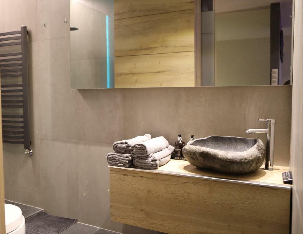 Lupoapartments Z Jacuzzi Pole Dance Leczycka 29 Klimatyzacja Parking Dostep Na Kod 罗兹 外观 照片